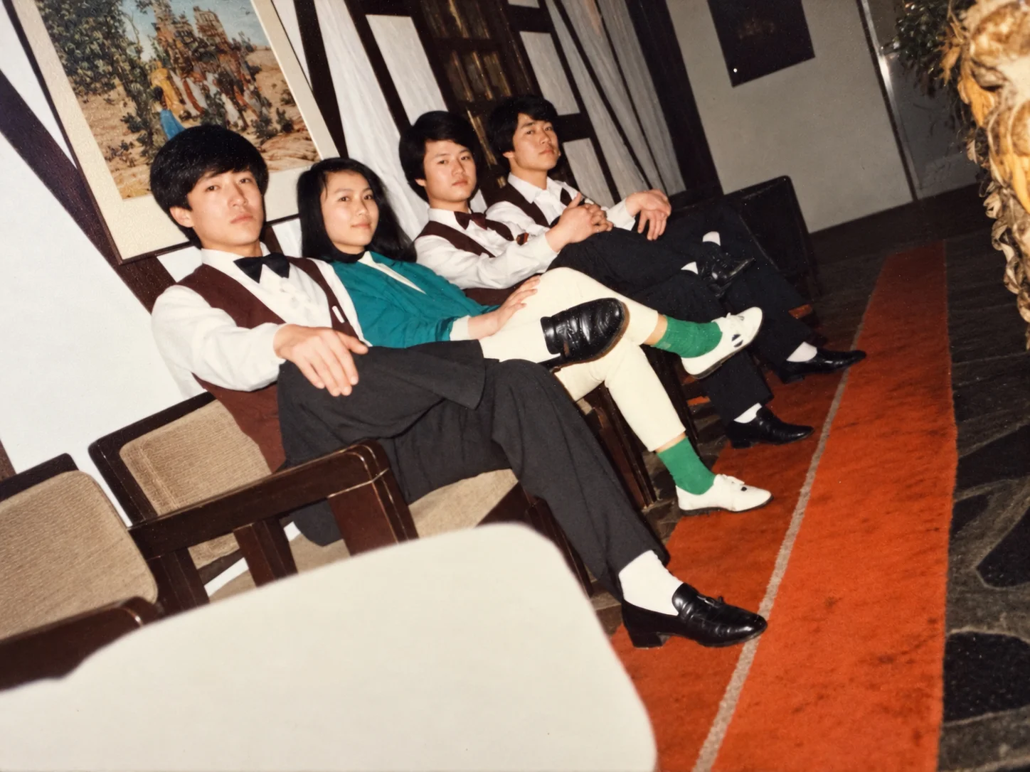1987년 유니폼을 입은 이중본 홀 직원들